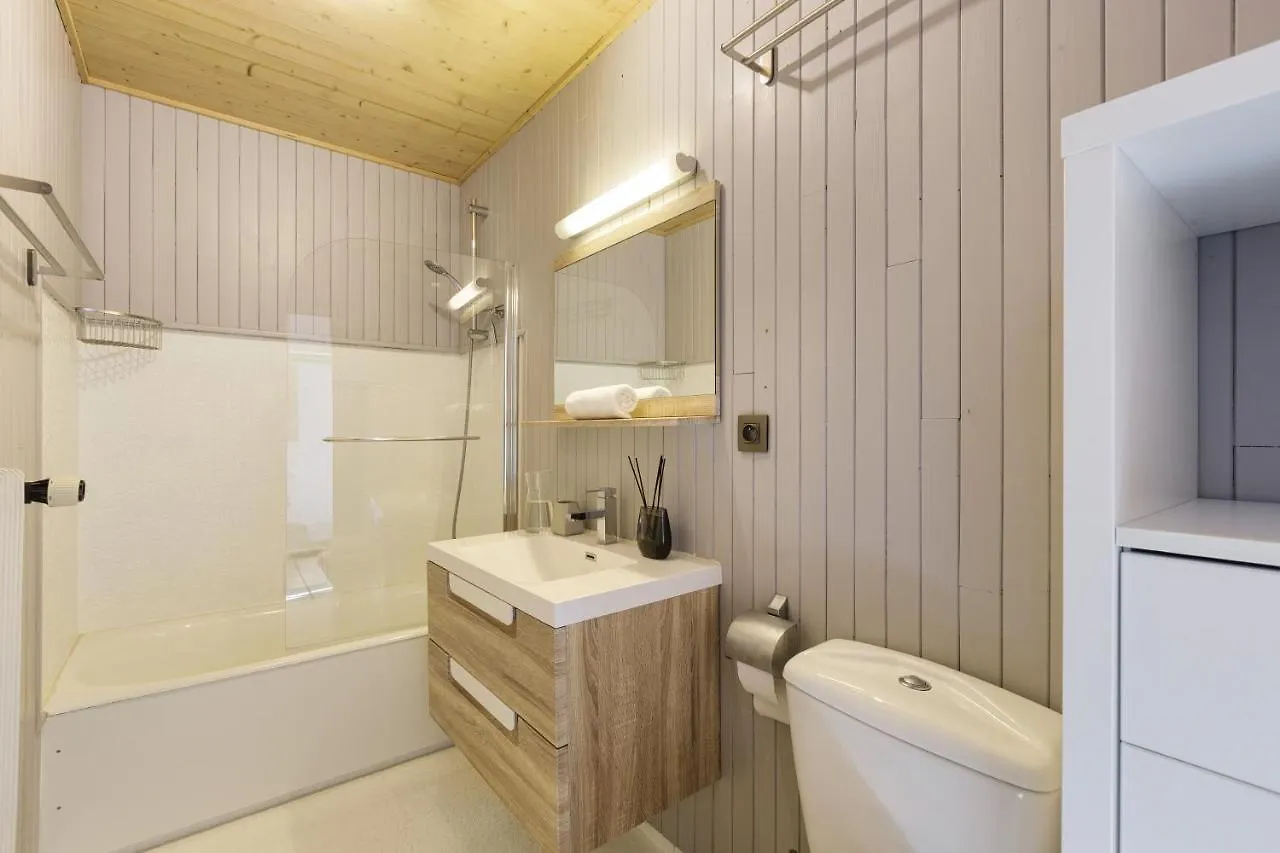 Apartment Residence De Lognan- Les Jorasses 27 - Happy Rentals Chamonix France